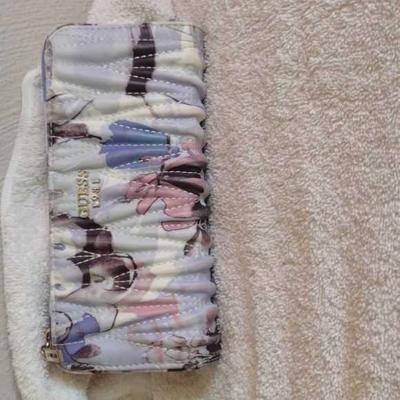 G by Guess Handbags - Wallet  Guess Keegan Blue Floral .Y2K Didsy Floral Artsy